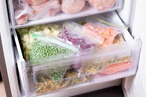 Как хранить продукты в морозильной камере