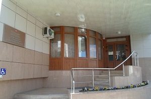 вход в здание на Рашпилевской.jpg